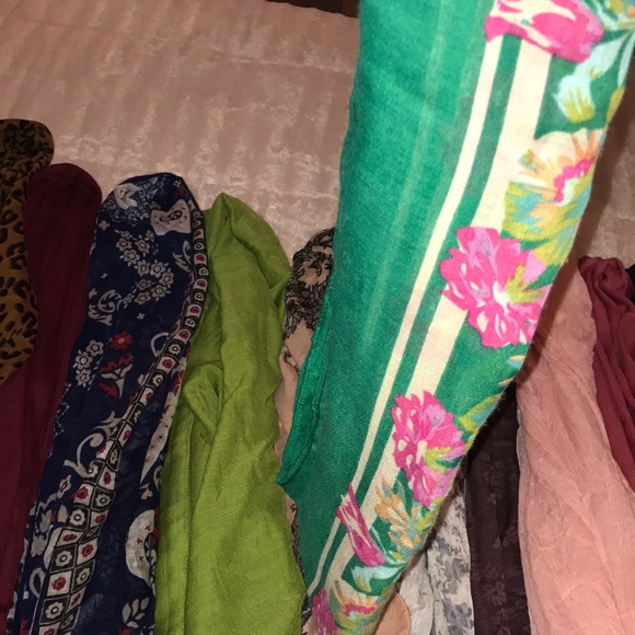 Scarves - Picture 5 of 7